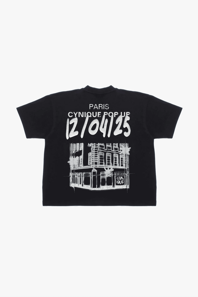 T-shirt pop-up Cynique Paris 12/04/25. Coupe oversize, coton 210 GSM, puff print. Édition limitée streetwear exclusive.