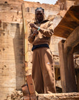 Ensemble hoodie et pantalon Cynique marron, coupe oversize et détails brodés. Une silhouette loose et stylée pour un confort assumé en toute circonstance.