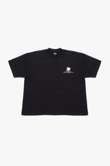 T-shirt streetwear noir minimaliste par Cynique. 210 GSM, coupe oversize, broderie fine. L’essence du style brut et net.